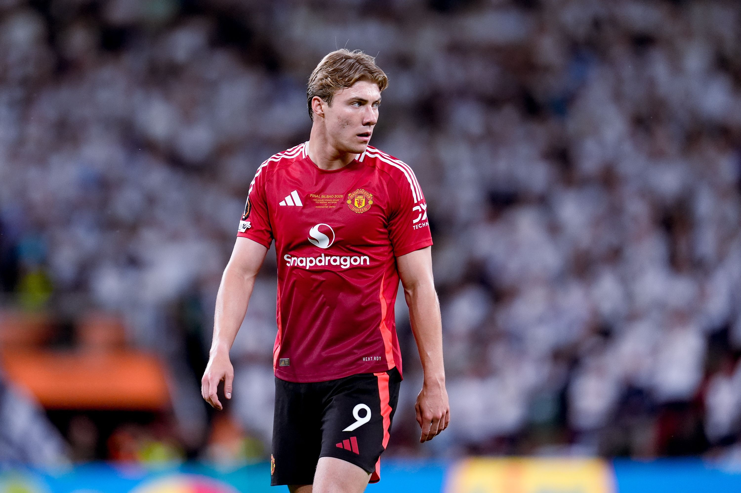 买马挣钱网站app-阿莫林：霍伊伦必须为自己位置而战，他与塞斯科的特点类似