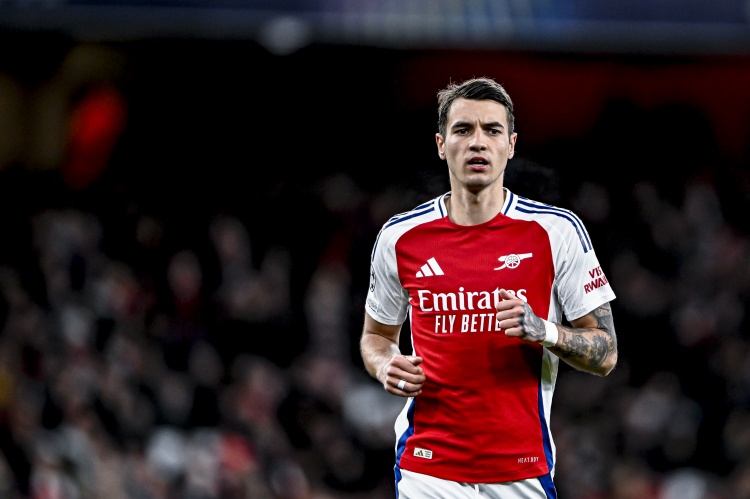 记者：基维奥尔已经抵达葡萄牙，目前正接受波尔图体检