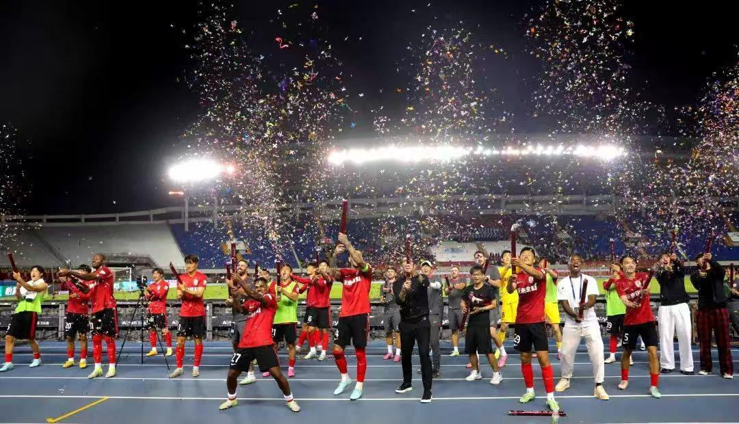 买马挣钱网站app-中超最新积分榜！海港战平，申花回榜首，垫底队连胜保级形势大乱