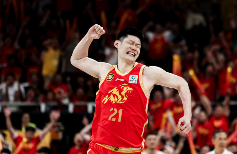 联赛第一!广厦大胜送四川15连败 孙铭徽14+8胡金秋7中6