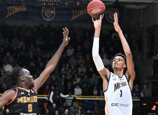 买马挣钱网站app-文班亚马争夺战斗勇也斗智！马刺复制传奇？