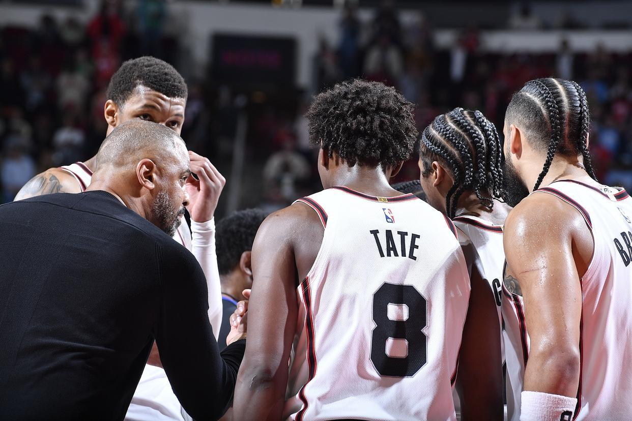 火箭替补席变脸!射手升任首发,中锋又被雪藏,2阵火力降至冰点